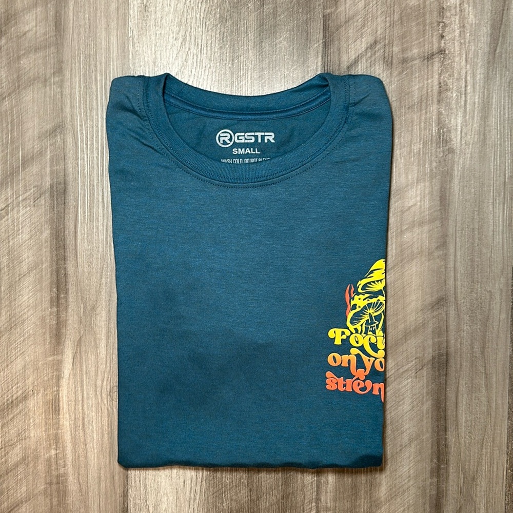 RGSTR Focus On Your Strengths Psychedelic Tee (NWOT) - Small